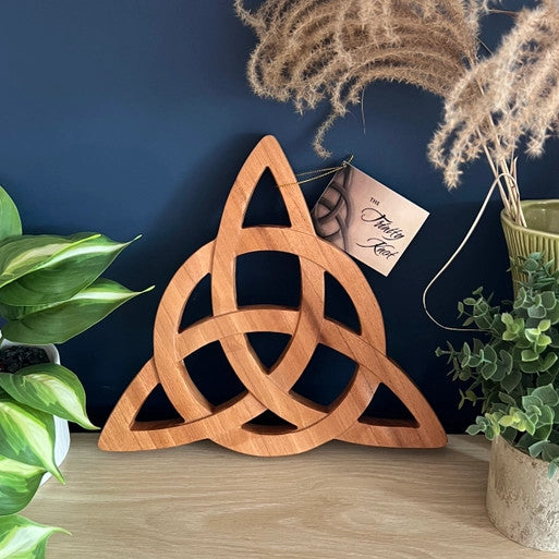 Trinity Knot Cedar Wall Plaque